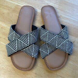 Old Navy Women’s Size 9 Black & White Woven-Textured Crisscross Sandals